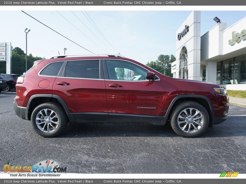 2019 Jeep Cherokee Latitude Plus Velvet Red Pearl / Black Photo #8