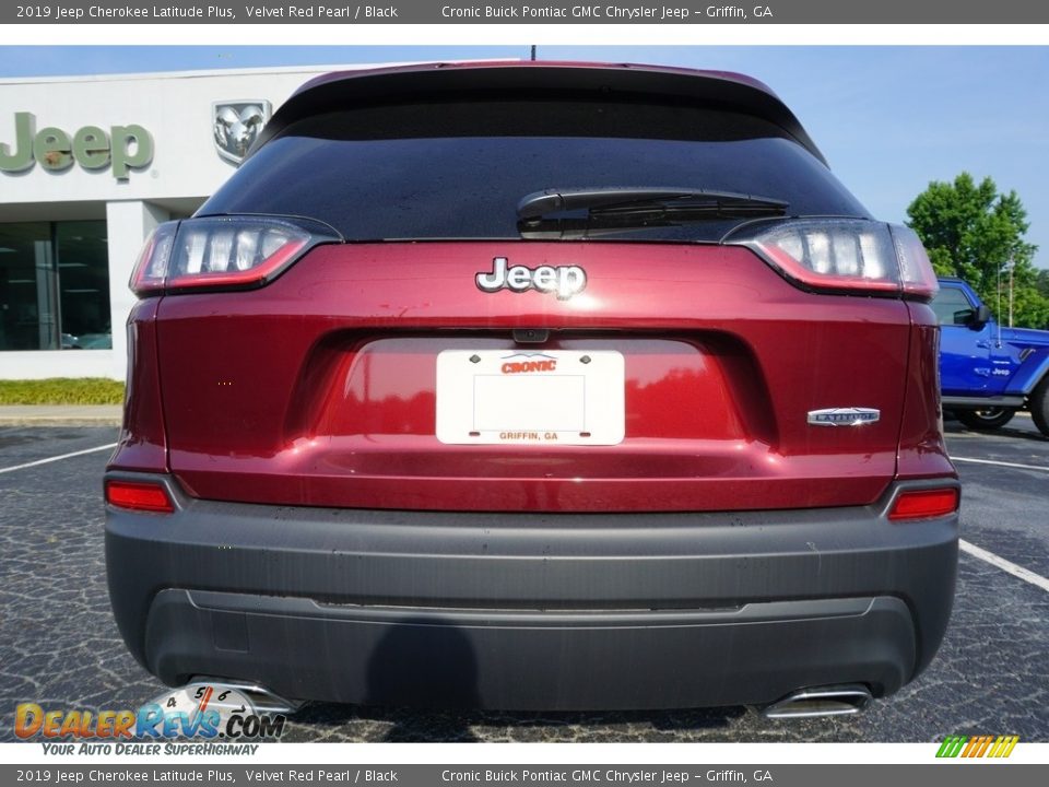 2019 Jeep Cherokee Latitude Plus Velvet Red Pearl / Black Photo #10