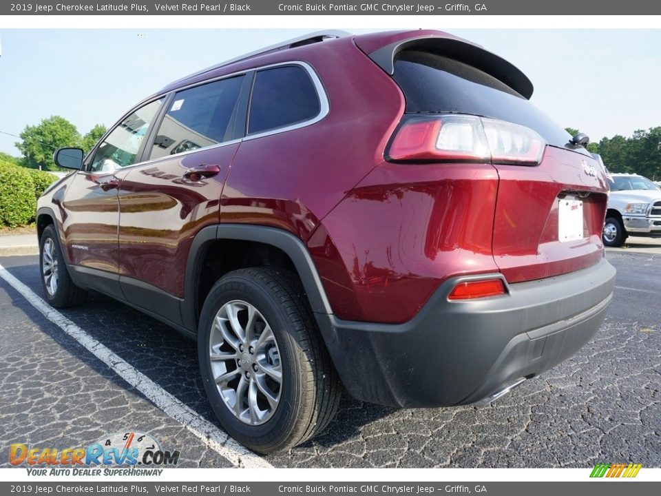 2019 Jeep Cherokee Latitude Plus Velvet Red Pearl / Black Photo #11