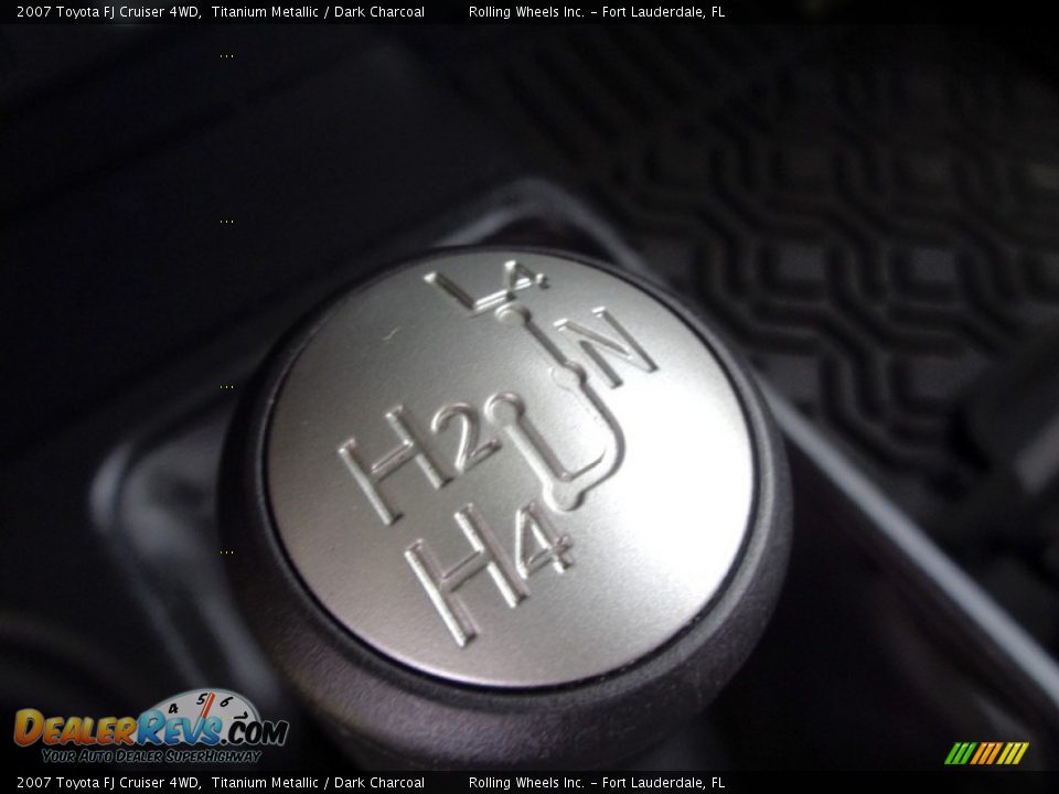 2007 Toyota FJ Cruiser 4WD Titanium Metallic / Dark Charcoal Photo #2