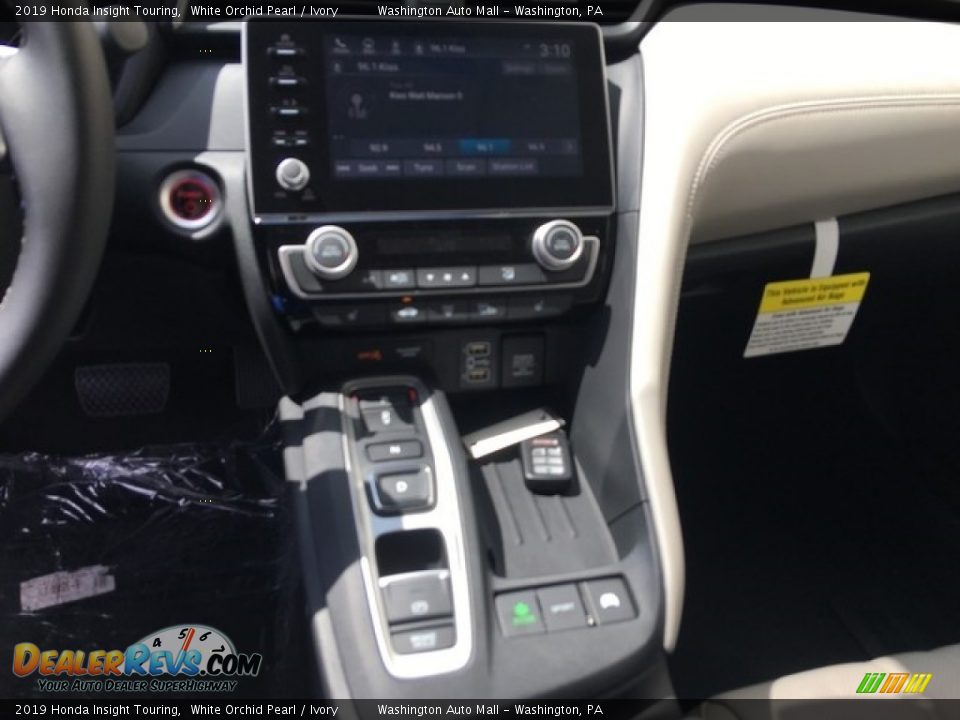 2019 Honda Insight Touring White Orchid Pearl / Ivory Photo #15