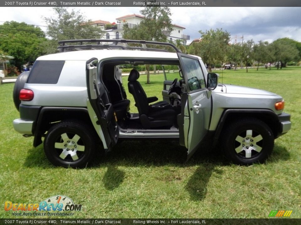 2007 Toyota FJ Cruiser 4WD Titanium Metallic / Dark Charcoal Photo #17