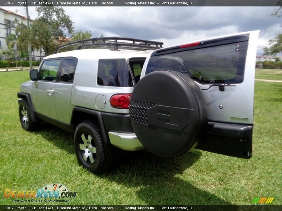 2007 Toyota FJ Cruiser 4WD Titanium Metallic / Dark Charcoal Photo #26