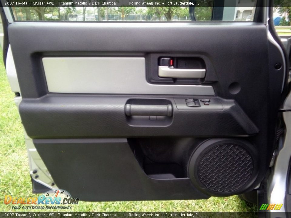 2007 Toyota FJ Cruiser 4WD Titanium Metallic / Dark Charcoal Photo #27