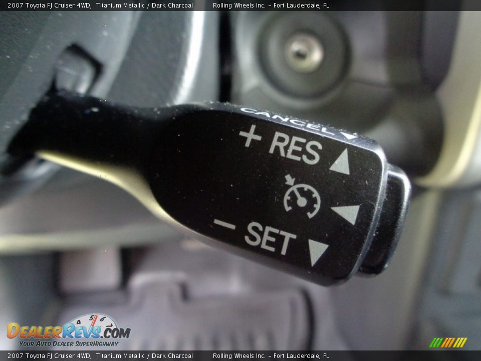 2007 Toyota FJ Cruiser 4WD Titanium Metallic / Dark Charcoal Photo #28