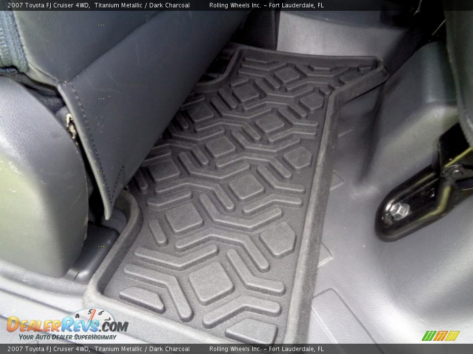 2007 Toyota FJ Cruiser 4WD Titanium Metallic / Dark Charcoal Photo #34