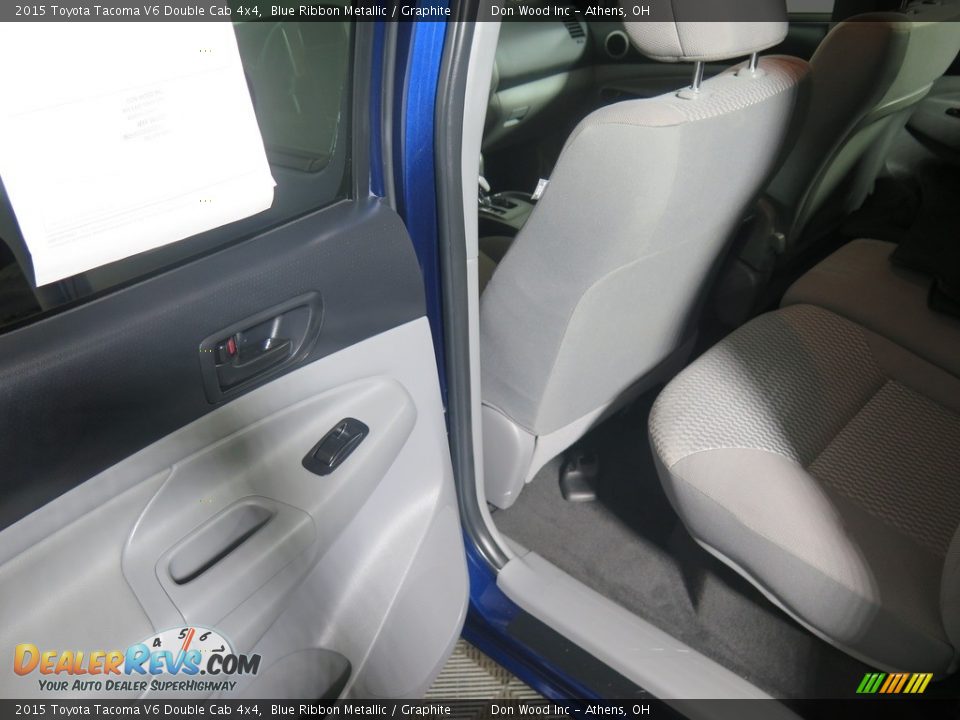 2015 Toyota Tacoma V6 Double Cab 4x4 Blue Ribbon Metallic / Graphite Photo #32