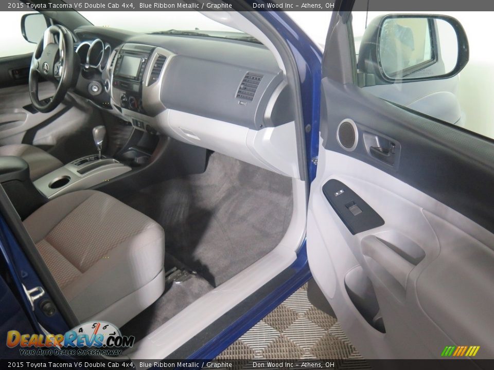 2015 Toyota Tacoma V6 Double Cab 4x4 Blue Ribbon Metallic / Graphite Photo #34