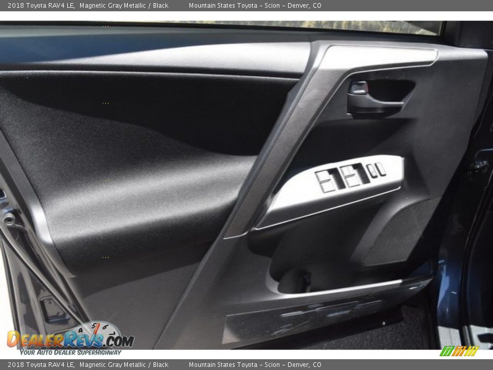 2018 Toyota RAV4 LE Magnetic Gray Metallic / Black Photo #19