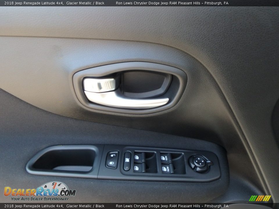 2018 Jeep Renegade Latitude 4x4 Glacier Metallic / Black Photo #13