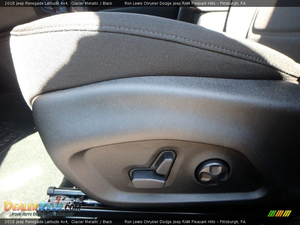 2018 Jeep Renegade Latitude 4x4 Glacier Metallic / Black Photo #15