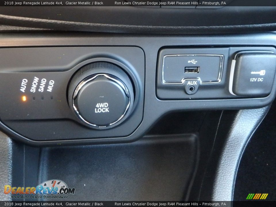 2018 Jeep Renegade Latitude 4x4 Glacier Metallic / Black Photo #18