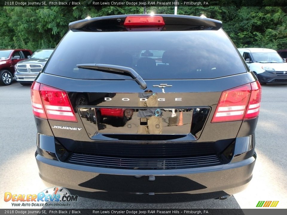 2018 Dodge Journey SE Pitch Black / Black Photo #4