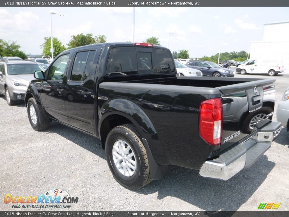 2018 Nissan Frontier SV Crew Cab 4x4 Magnetic Black / Beige Photo #8