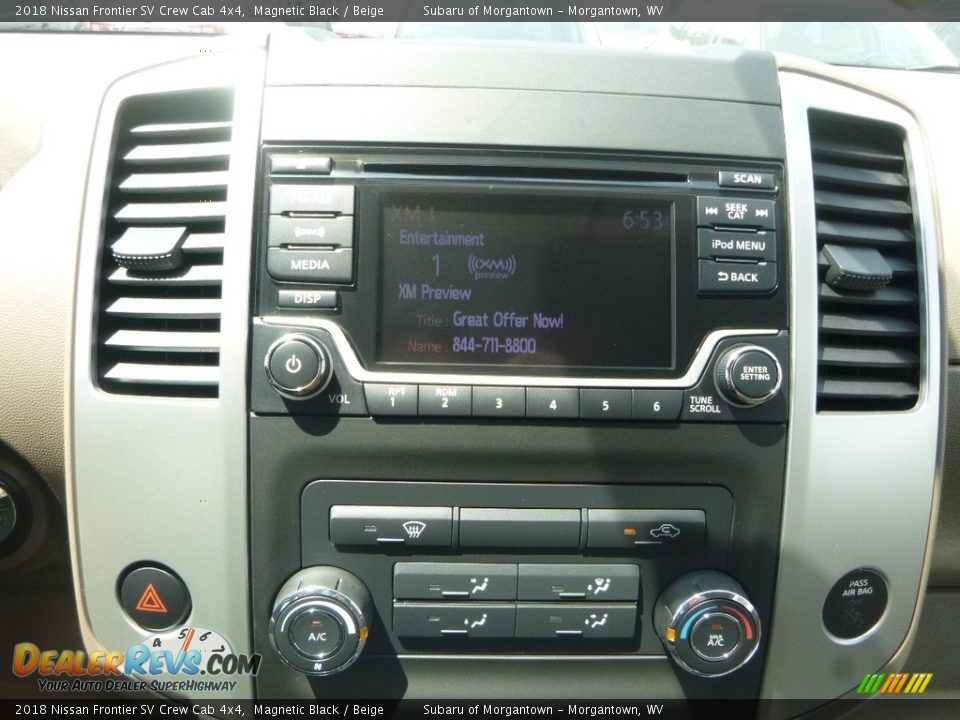 2018 Nissan Frontier SV Crew Cab 4x4 Magnetic Black / Beige Photo #16