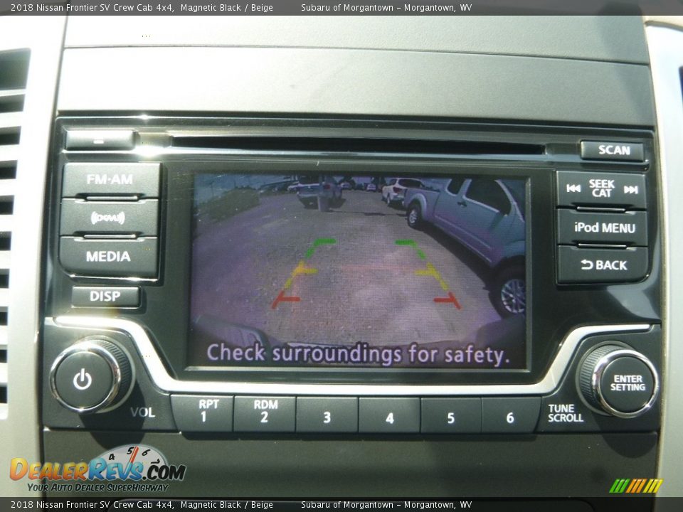 2018 Nissan Frontier SV Crew Cab 4x4 Magnetic Black / Beige Photo #17