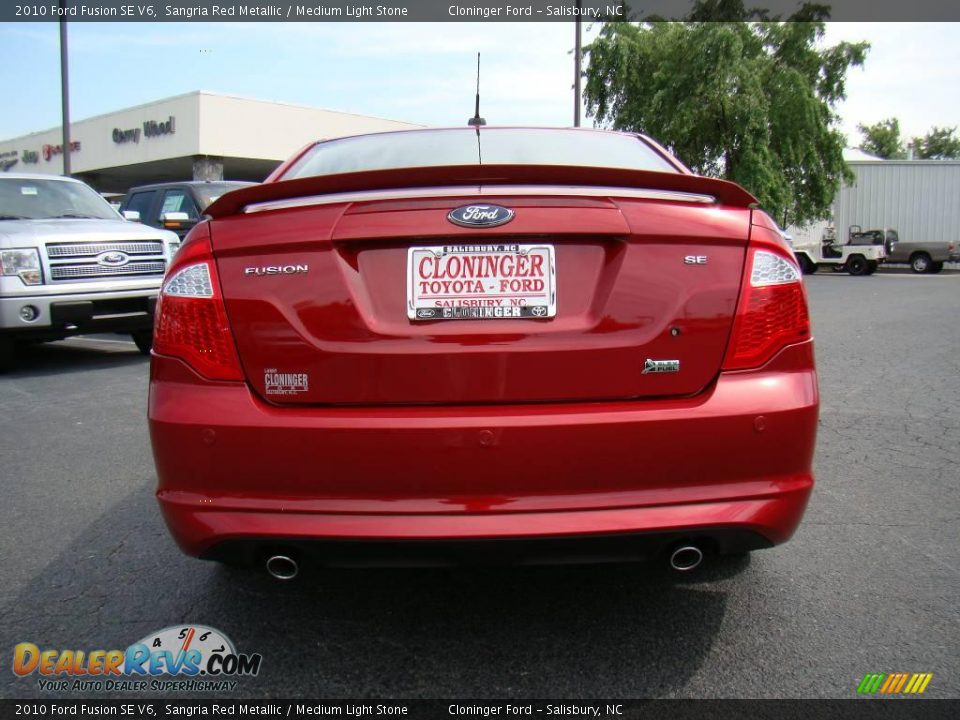 2010 Ford Fusion SE V6 Sangria Red Metallic / Medium Light Stone Photo #4