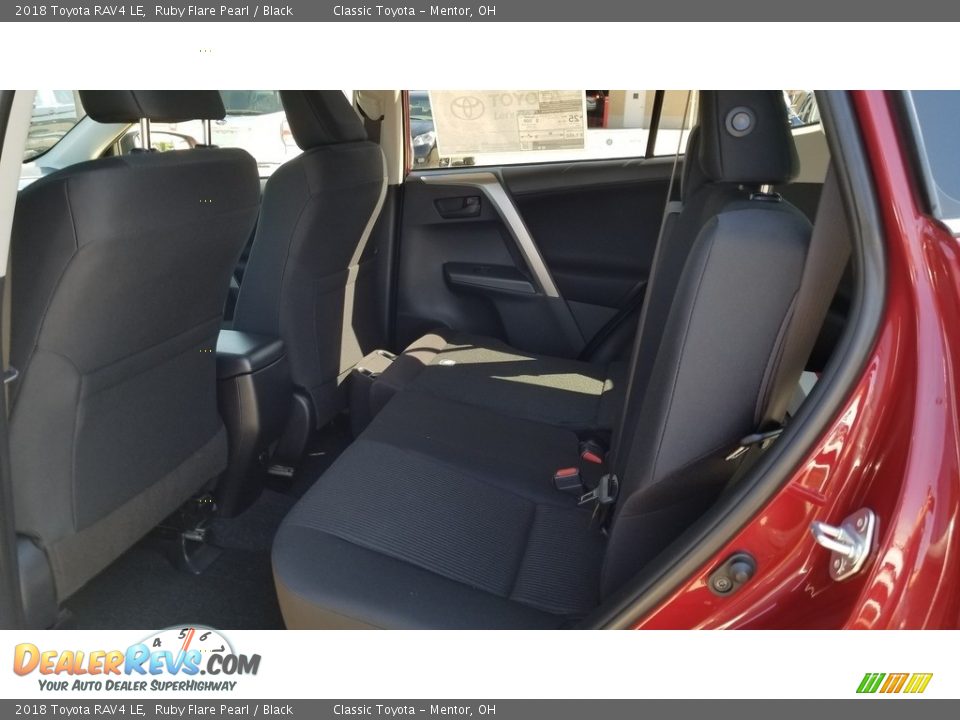 2018 Toyota RAV4 LE Ruby Flare Pearl / Black Photo #4
