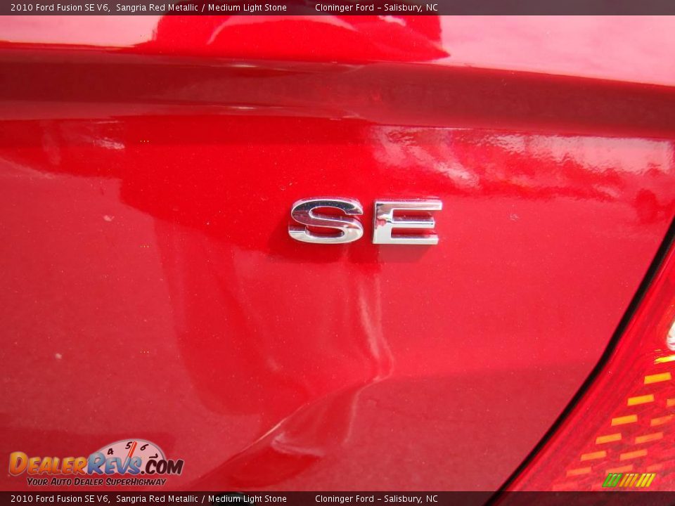 2010 Ford Fusion SE V6 Sangria Red Metallic / Medium Light Stone Photo #15