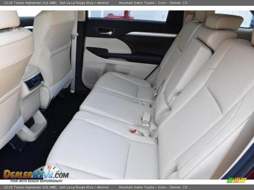 2018 Toyota Highlander XLE AWD Ooh La La Rouge Mica / Almond Photo #15