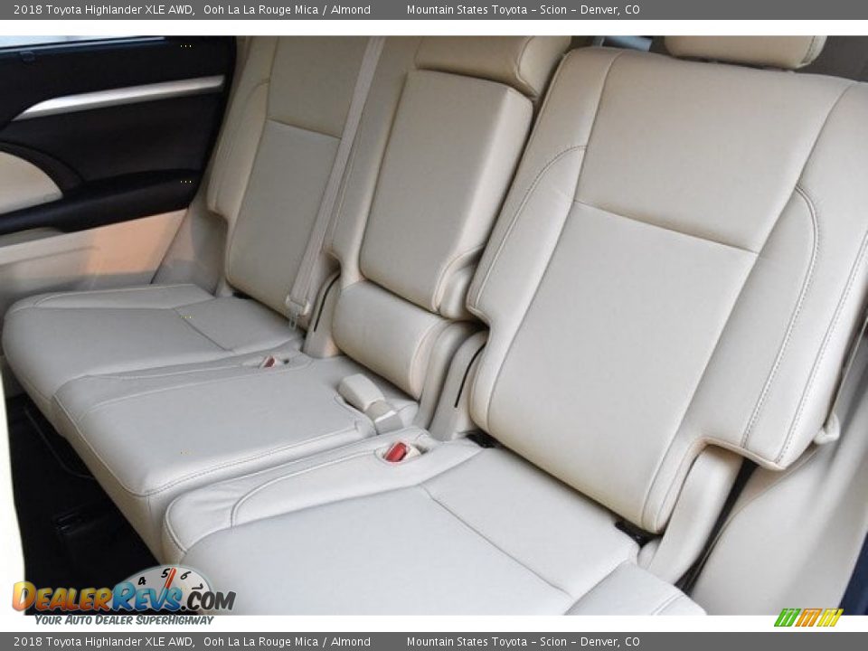 2018 Toyota Highlander XLE AWD Ooh La La Rouge Mica / Almond Photo #16
