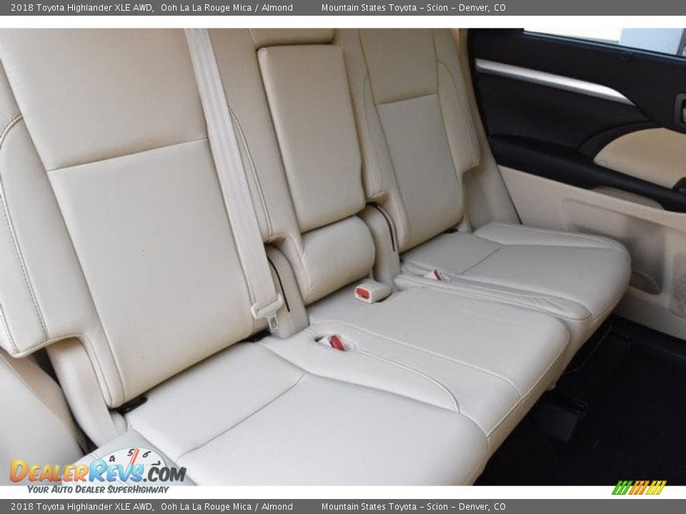 2018 Toyota Highlander XLE AWD Ooh La La Rouge Mica / Almond Photo #20