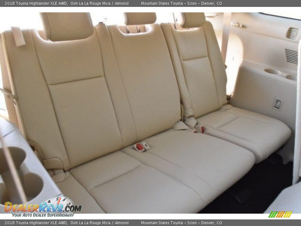 2018 Toyota Highlander XLE AWD Ooh La La Rouge Mica / Almond Photo #21