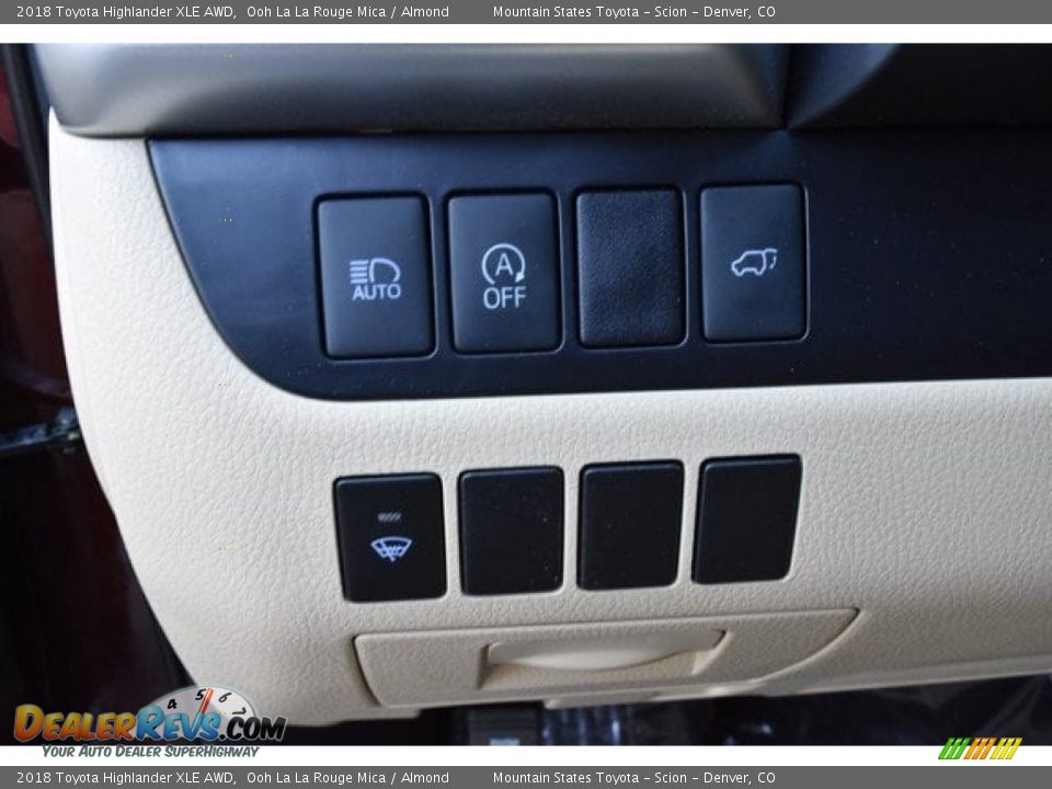 2018 Toyota Highlander XLE AWD Ooh La La Rouge Mica / Almond Photo #28