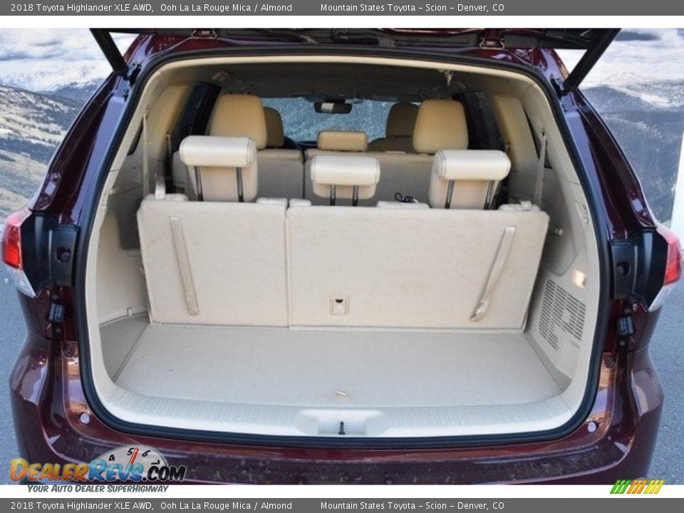 2018 Toyota Highlander XLE AWD Ooh La La Rouge Mica / Almond Photo #32