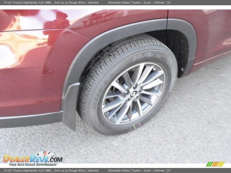 2018 Toyota Highlander XLE AWD Ooh La La Rouge Mica / Almond Photo #36