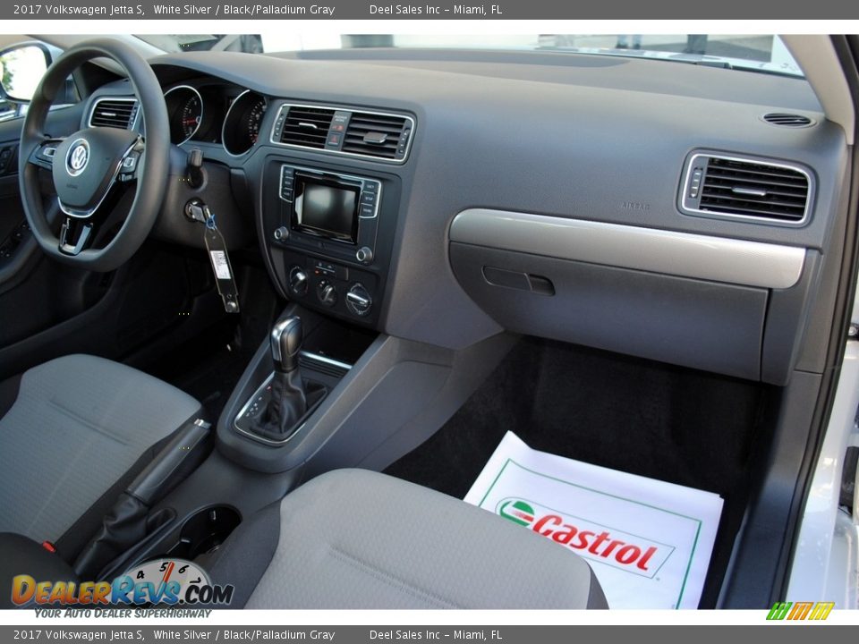 2017 Volkswagen Jetta S White Silver / Black/Palladium Gray Photo #17