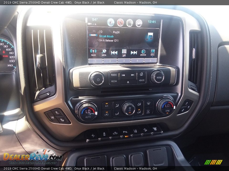 2019 GMC Sierra 2500HD Denali Crew Cab 4WD Onyx Black / Jet Black Photo #8