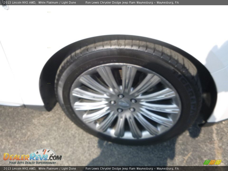 2013 Lincoln MKS AWD White Platinum / Light Dune Photo #10