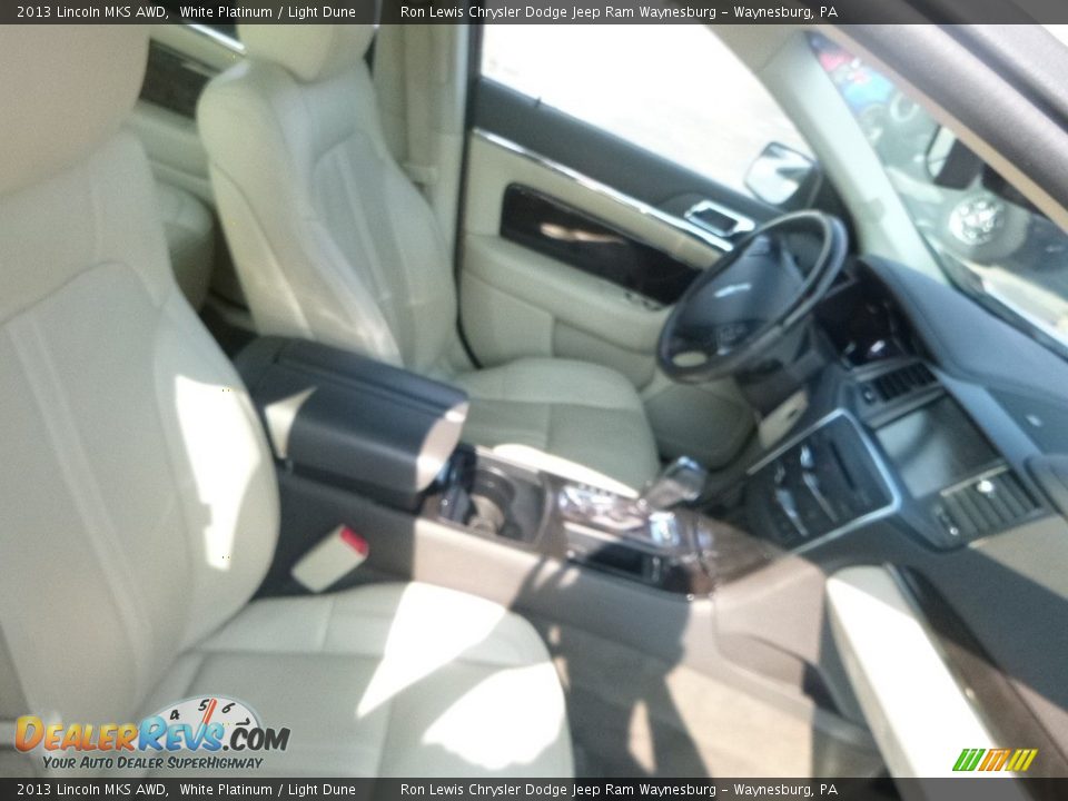 2013 Lincoln MKS AWD White Platinum / Light Dune Photo #11