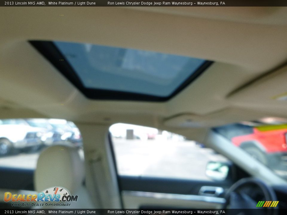 2013 Lincoln MKS AWD White Platinum / Light Dune Photo #13