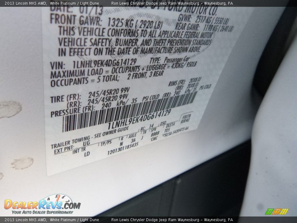 2013 Lincoln MKS AWD White Platinum / Light Dune Photo #17