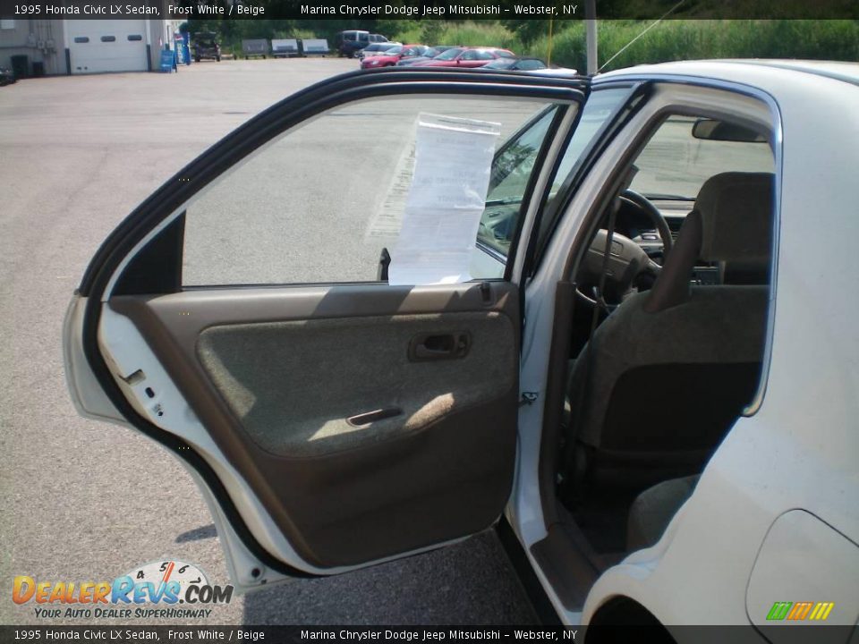 1995 Honda Civic LX Sedan Frost White / Beige Photo #17