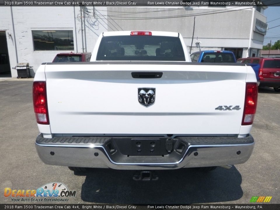 2018 Ram 3500 Tradesman Crew Cab 4x4 Bright White / Black/Diesel Gray Photo #4