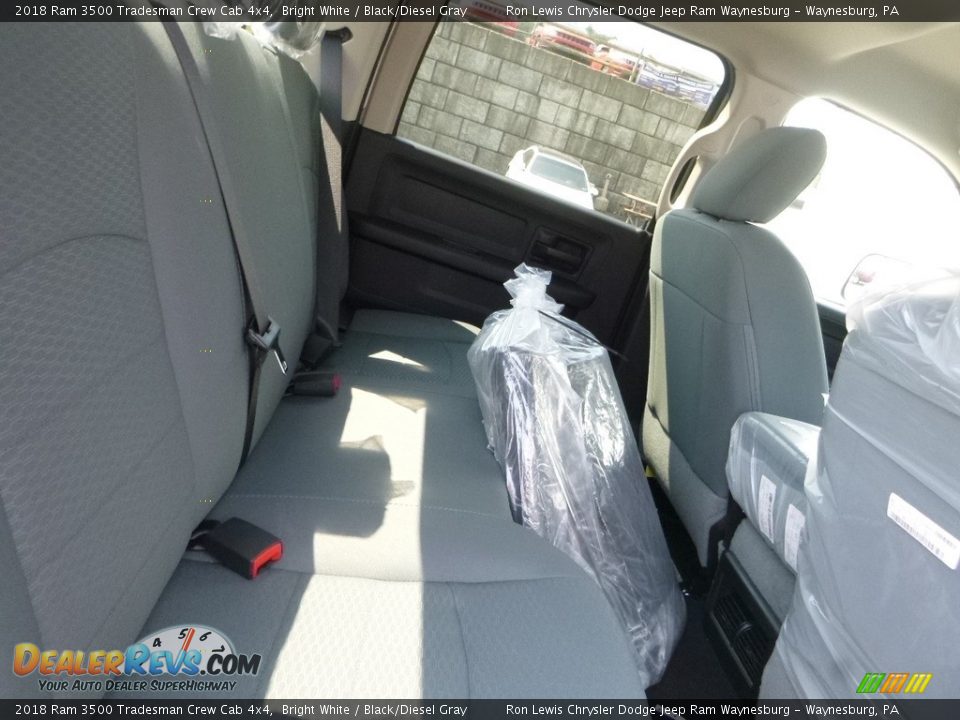 2018 Ram 3500 Tradesman Crew Cab 4x4 Bright White / Black/Diesel Gray Photo #11
