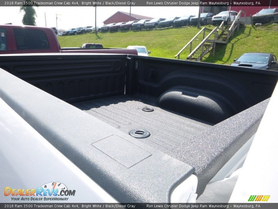 2018 Ram 3500 Tradesman Crew Cab 4x4 Bright White / Black/Diesel Gray Photo #12