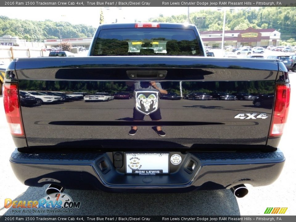 2016 Ram 1500 Tradesman Crew Cab 4x4 True Blue Pearl / Black/Diesel Gray Photo #4