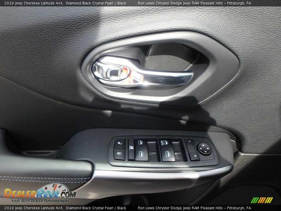 2019 Jeep Cherokee Latitude 4x4 Diamond Black Crystal Pearl / Black Photo #13