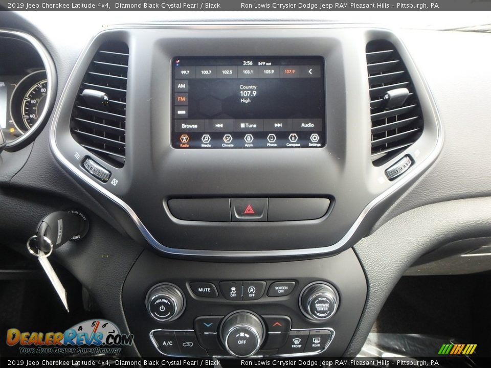 2019 Jeep Cherokee Latitude 4x4 Diamond Black Crystal Pearl / Black Photo #15