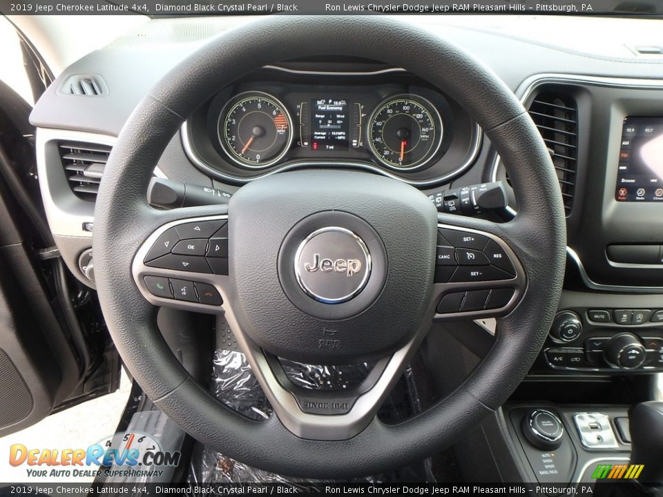 2019 Jeep Cherokee Latitude 4x4 Diamond Black Crystal Pearl / Black Photo #18