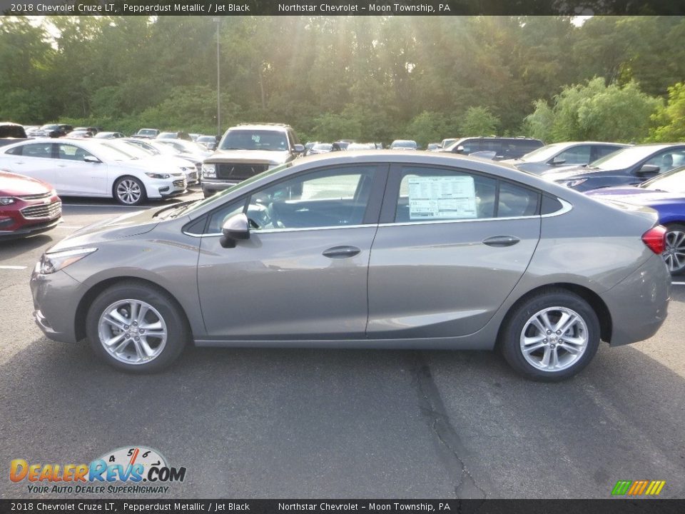 2018 Chevrolet Cruze LT Pepperdust Metallic / Jet Black Photo #2
