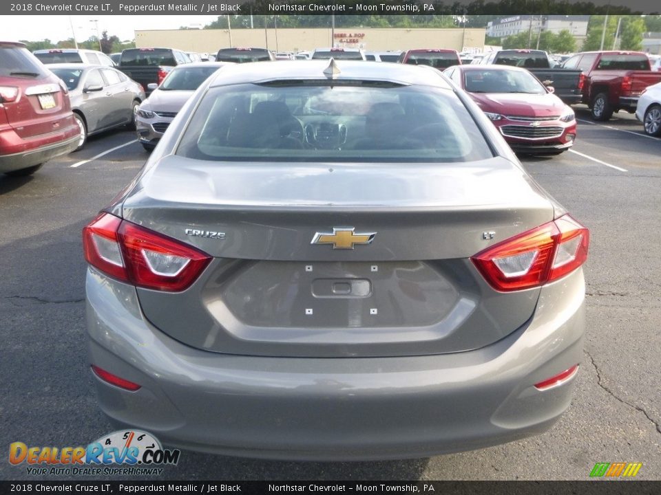 2018 Chevrolet Cruze LT Pepperdust Metallic / Jet Black Photo #4