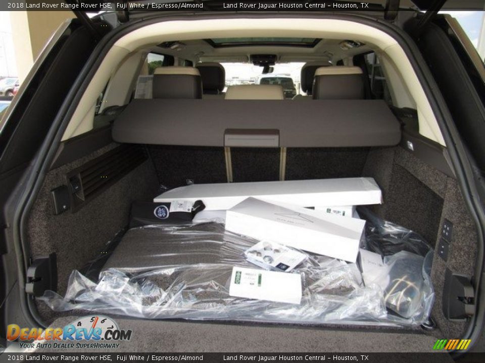 2018 Land Rover Range Rover HSE Fuji White / Espresso/Almond Photo #17