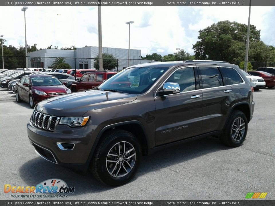 Front 3/4 View of 2018 Jeep Grand Cherokee Limited 4x4 Photo #1