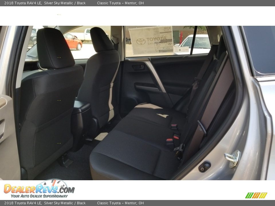 2018 Toyota RAV4 LE Silver Sky Metallic / Black Photo #4