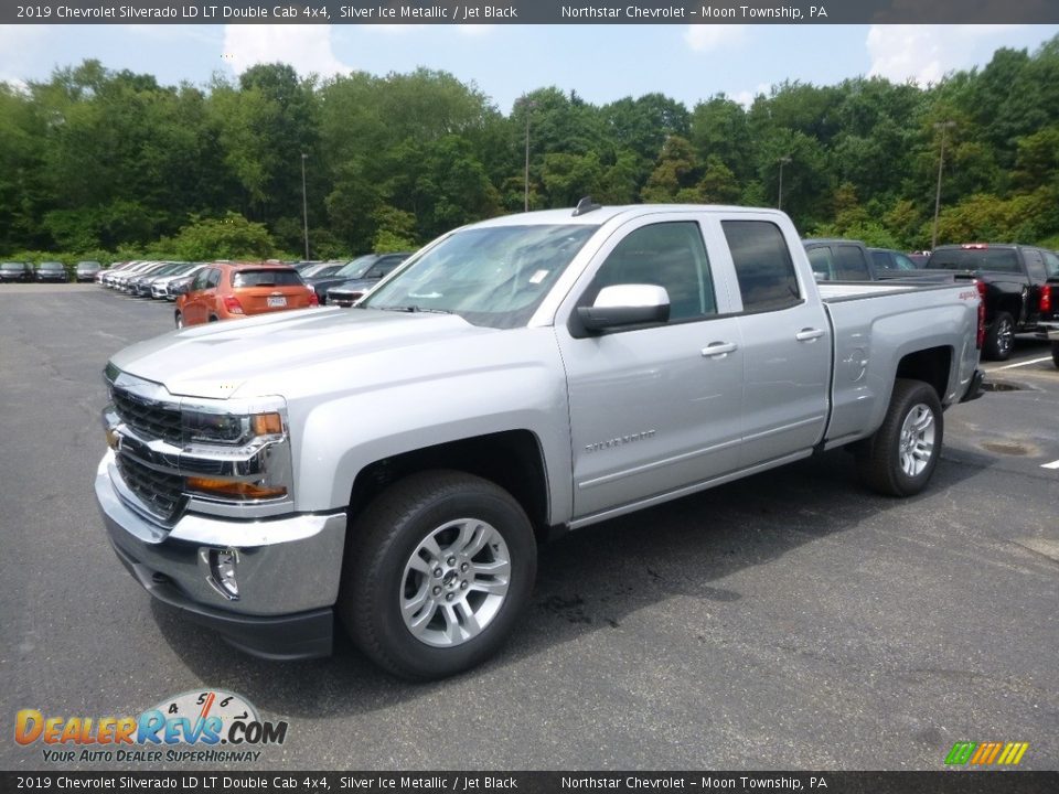 Front 3/4 View of 2019 Chevrolet Silverado LD LT Double Cab 4x4 Photo #1